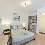 La Maison Celeste Jardin Et Charme En Hauteur Lägenhet *