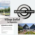 Lägenhet La Maison Celeste Jardin Et Charme En Hauteur Cholet
