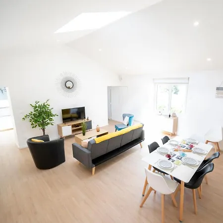 La Maison Celeste Jardin Et Charme En Hauteur 绍莱