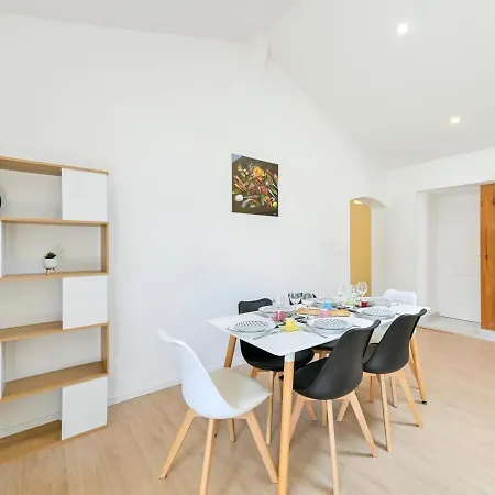 La Maison Celeste Jardin Et Charme En Hauteur