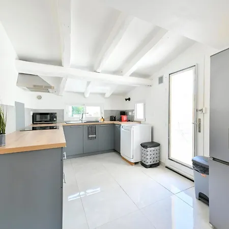 La Maison Celeste Jardin Et Charme En Hauteur