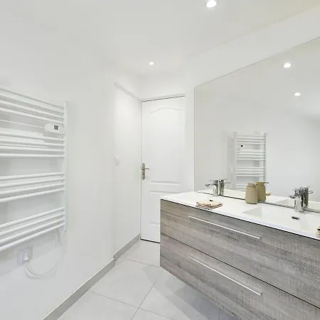 La Maison Celeste Jardin Et Charme En Hauteur