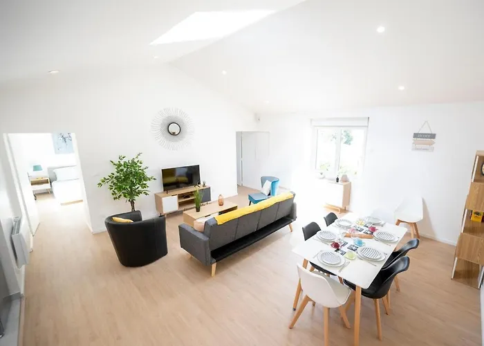 La Maison Celeste Jardin Et Charme En Hauteur Cholet