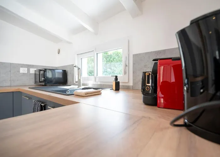 La Maison Celeste Jardin Et Charme En Hauteur