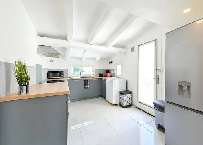 La Maison Celeste Jardin Et Charme En Hauteur