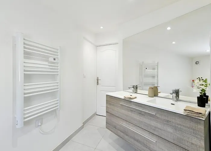 La Maison Celeste Jardin Et Charme En Hauteur