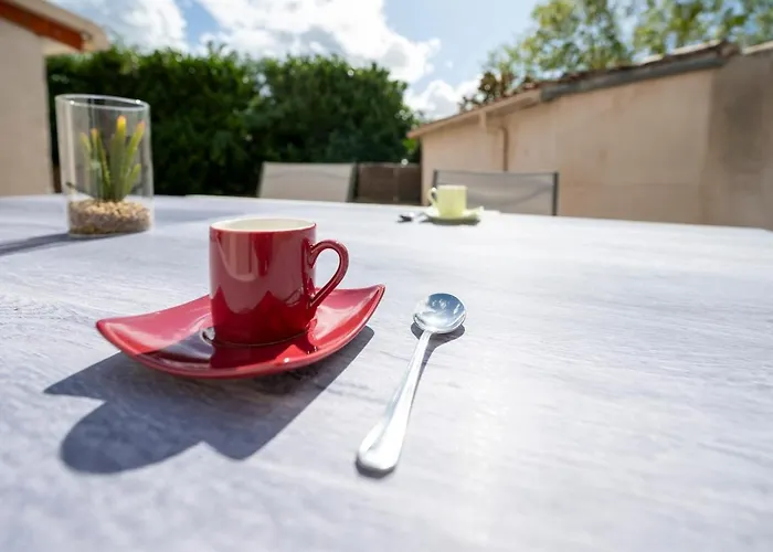 La Maison Celeste Jardin Et Charme En Hauteur *