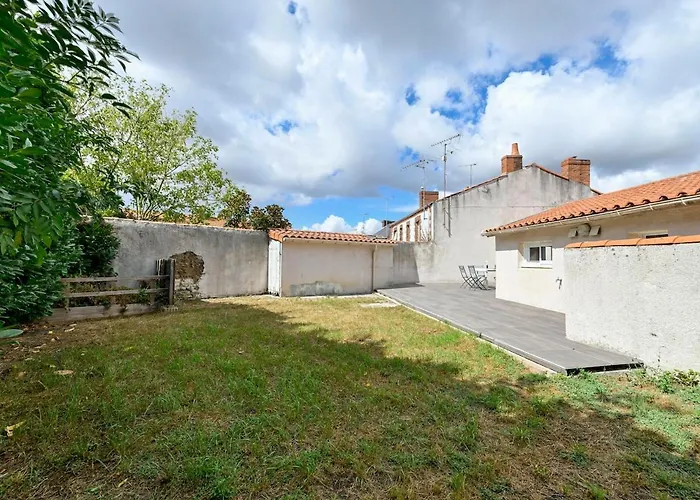 La Maison Celeste Jardin Et Charme En Hauteur
